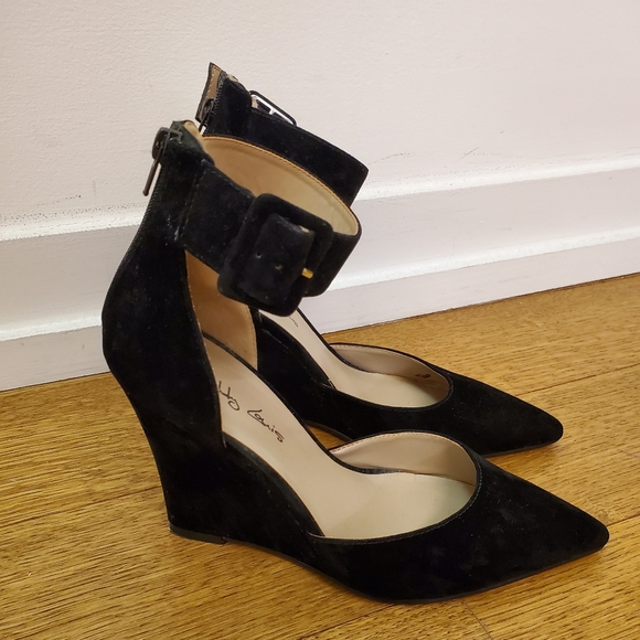 Heels - Picture 4 of 4